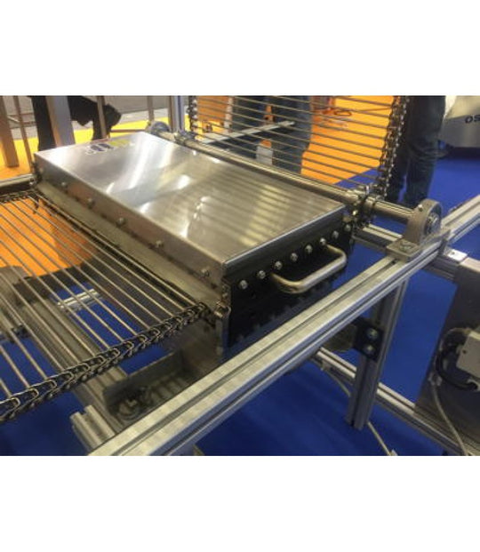 The CleanBox | Dry Steam Conveyor Belt Cleaning | Food Manufacturing ...